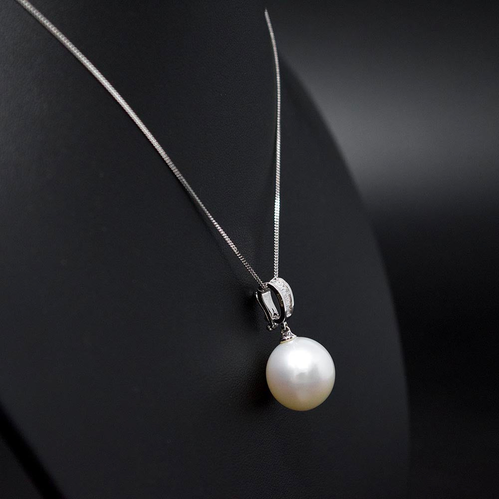 Nouveau Jewellers, pearl Jewellery, pearl, emerald cut Cut Diamond Necklace, 18ct White Gold