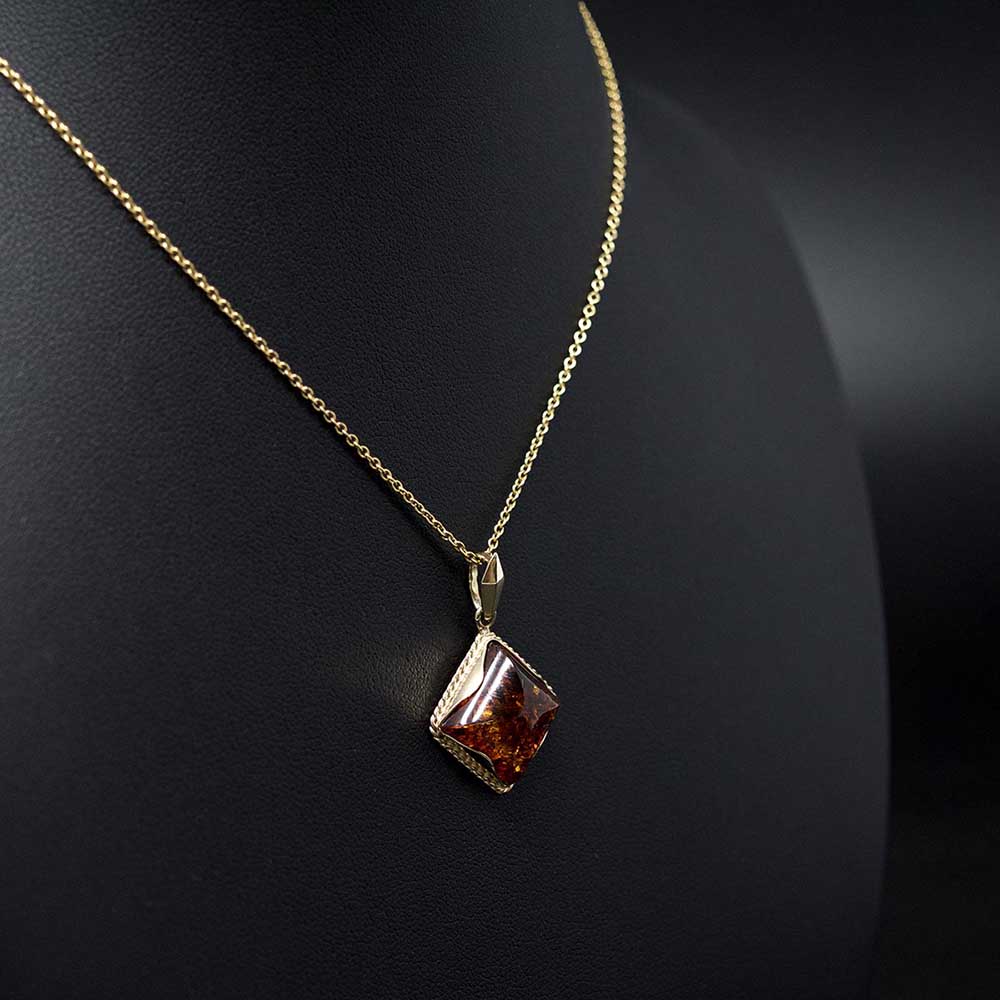 Nouveau Jewellers, Amber Jeweller, 9ct Gold, Amber Necklace, Manchester Jewellers