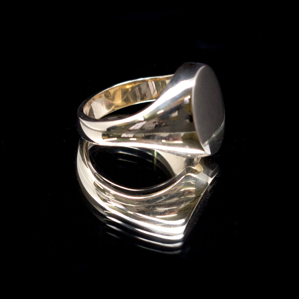 9ct gold signet ring, nouveau jewellers, oval signet ring, jewellers in manchester
