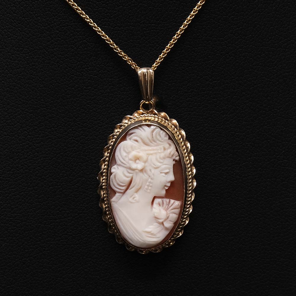 9ct Gold Cameo Pendant Necklace close up, sold at Nouveau Jewellers in Manchester
