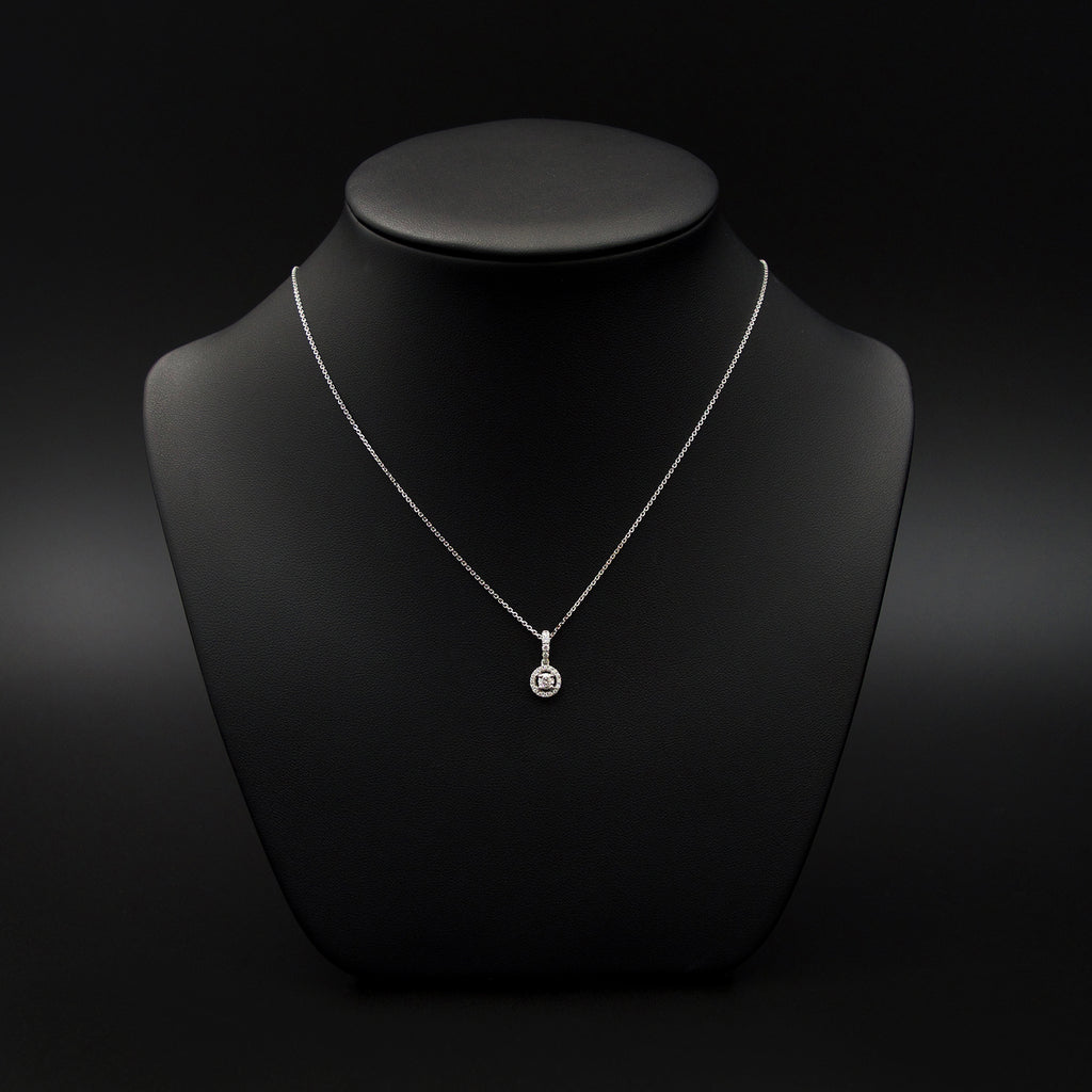 Nouveau Jewellers, 18ct White Gold Diamond Halo Pendant, brilliant cut diamond necklace, manchester jewellers