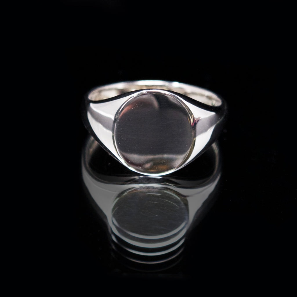 silver round signet ring, nouveau jewellers, signet ring engraving, jewellers in manchester