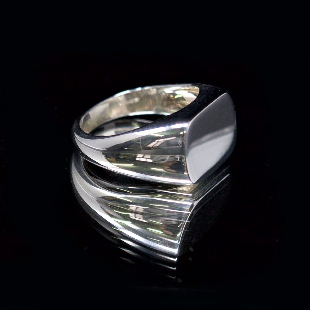 silver flat signet ring, nouveau jewellers, signer ring engraving, jewellers in manchester