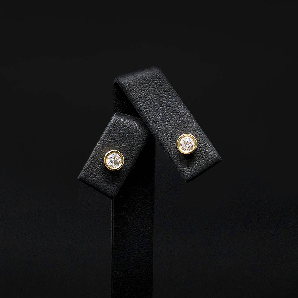 18ct Yellow Gold Sleek Diamond Stud Earrings, sold at Nouveau Jewellers in Manchester
