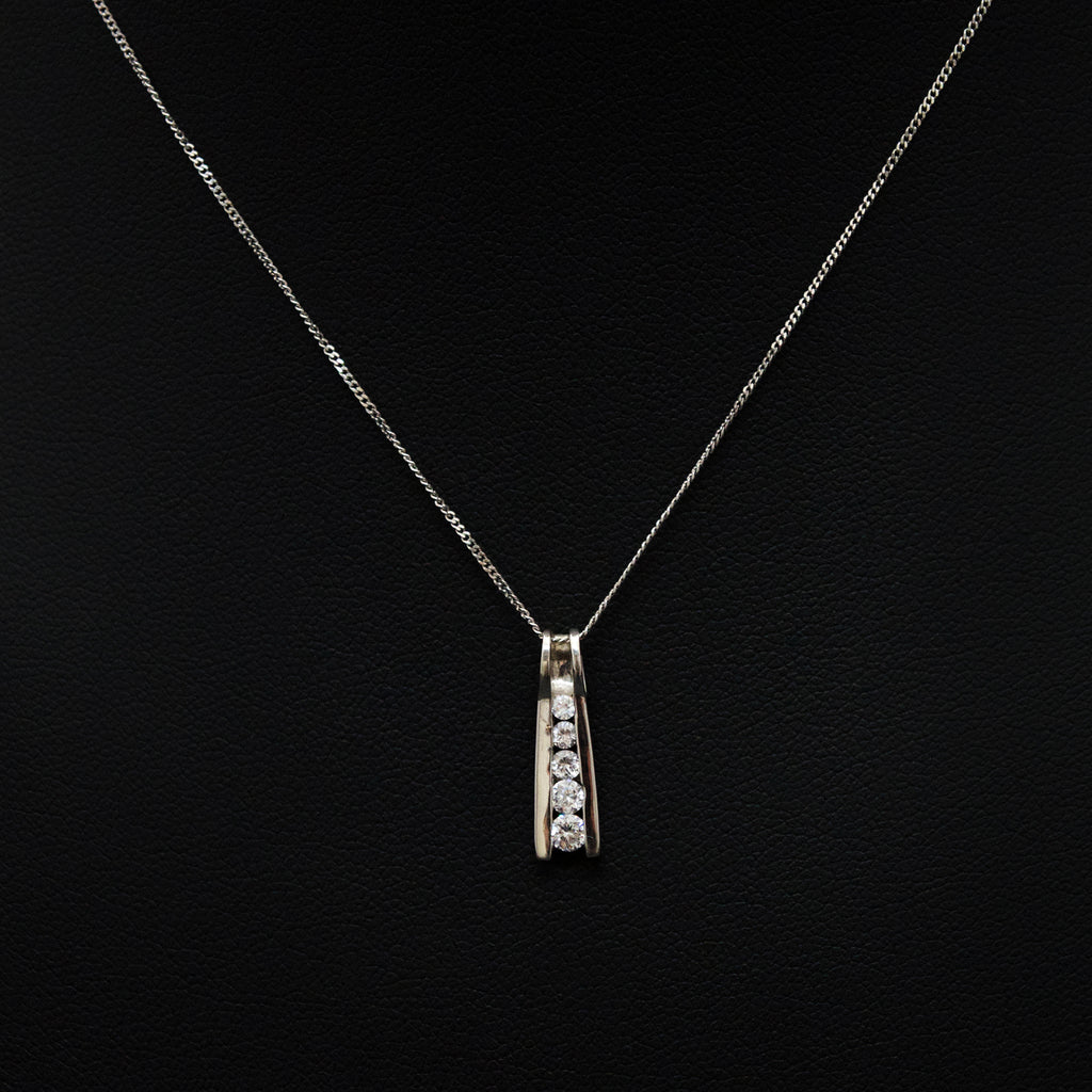 brilliant cut diamond pendant necklace, nouveau jewellers, 9ct white gold necklace, jewellers in manchester