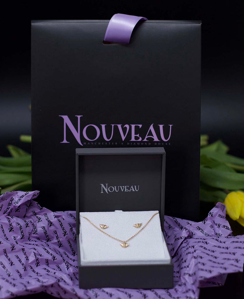 Nouveau Jewellers, jewellery gift set, Yellow Gold Beehive Collection, Bee bracelet, Bee stud earrings, Manchester independent jewellers